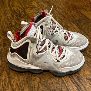 Lebron 19 men’s shoes